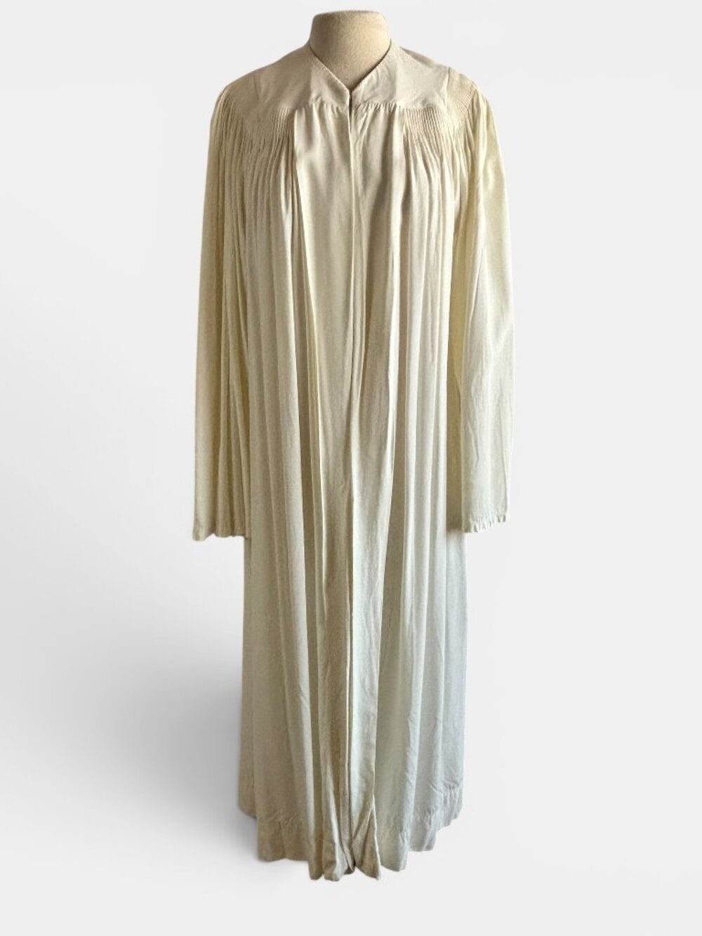 Vintage White Rayon Acetate Graduation or Choir Robe